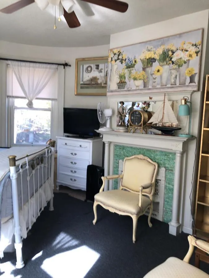 Highland Park Pittsburgh Apartment