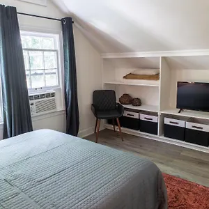  Holiday home J Birds' Midtown United States